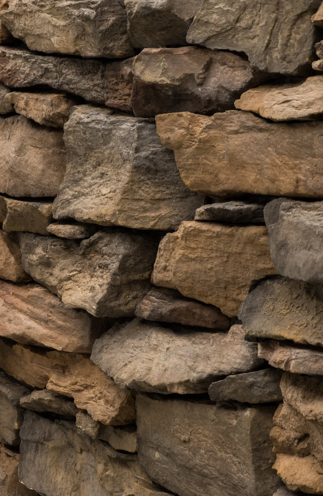 Shadow Ledgestone — Selkirk Stone, Inc. Premium Manufactured Stone